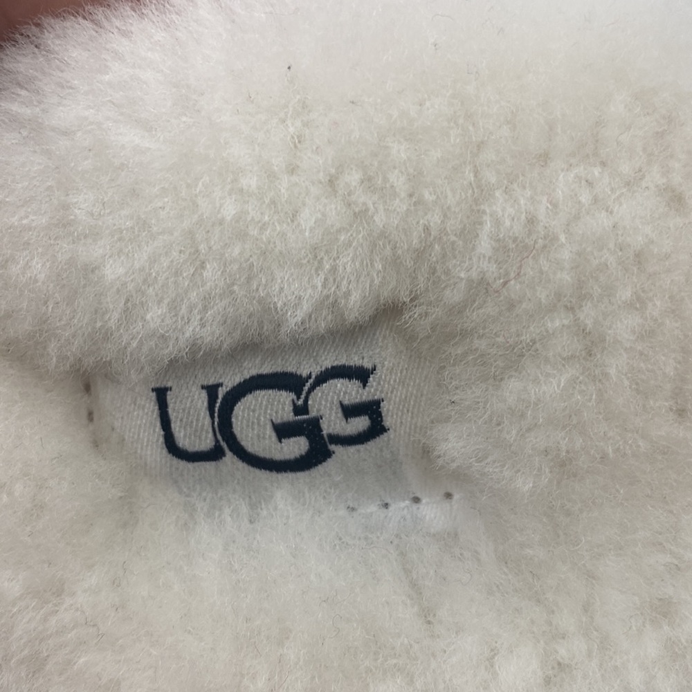 NWT UGG slippers for men black with gold logo sizes 11;12&13 - Picture 3 of 10